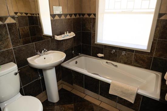 Warmbaths, A Forever Resort: 6-Sleeper Chalet. 2 bedrooms (1 double bed, 2 single beds & 1 double sleeper couch)